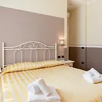 Romantica Wellness & فندق مبيت وإفطار 3*