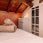 Romantica Wellness & Alojamento de Acomodação e Pequeno-almoço Lucca