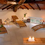 Romantica Wellness & Alojamento de Acomodação e Pequeno-almoço 3*