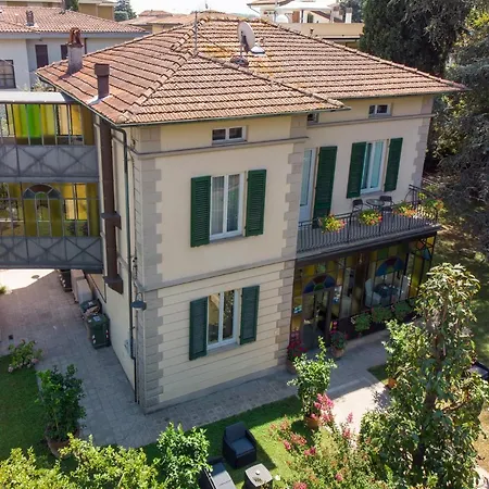 Bed and breakfast Romantica Wellness & 4*