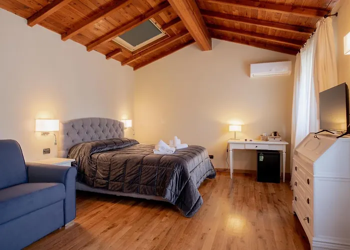 Romantica Wellness & Couette-café Lucques