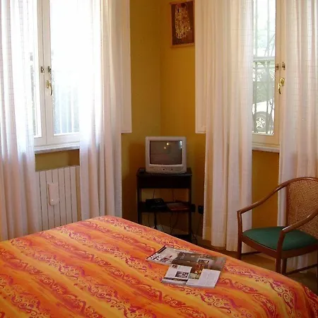 Romantica Wellness & Bed & Breakfast 2*