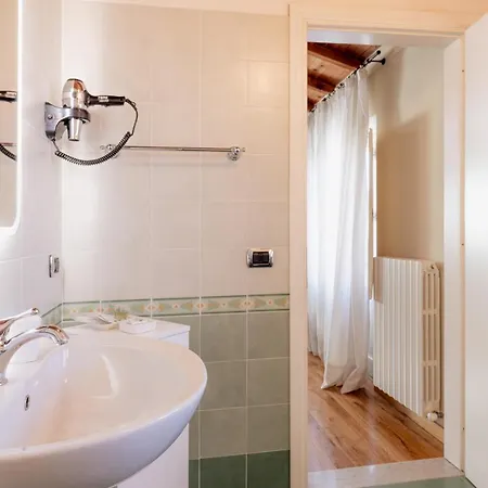 Romantica Wellness & Bed & Breakfast 2*