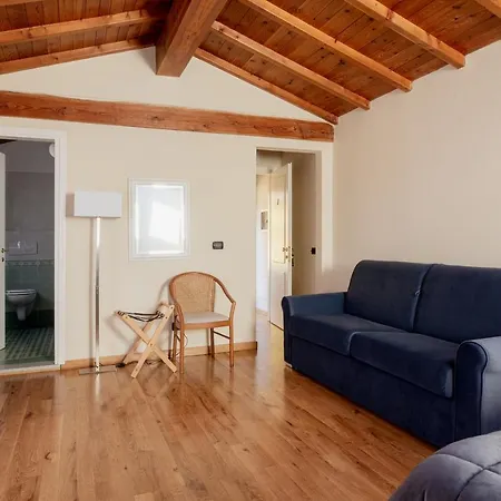 Bed & Breakfast Romantica Wellness & Lucca